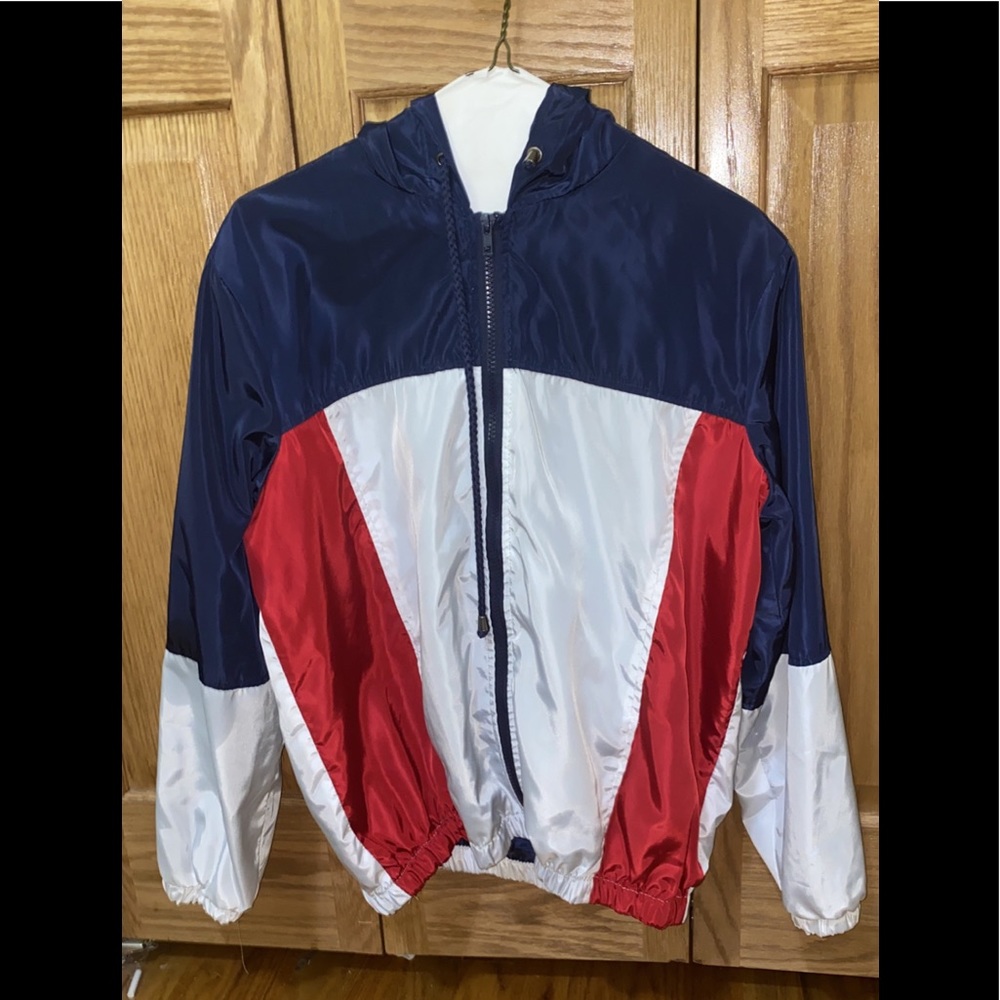 Sports windbreaker